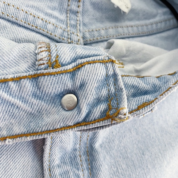 Levi's 512 90s Vintage Light Wash Mom Jeans 7/25” - Picture 9 of 14